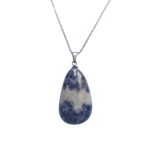 pendentif amethyste taillé dans l'atelier fady cristaux