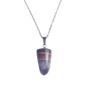 pendentif amethyste taillé dans l'atelier fady cristaux